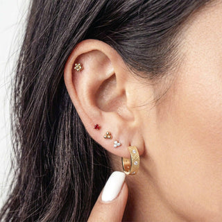 Huggie Earrings Gold Florentine Diamond 14k | Wynning Reversible Hoops